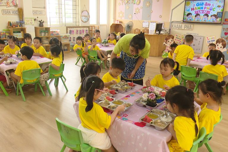 Hà Nội kiểm soát an toàn thực phẩm bếp ăn trường học