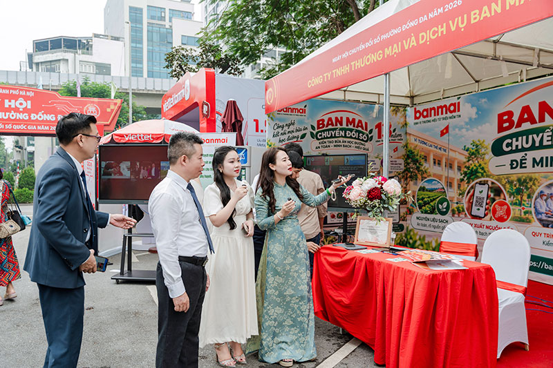 Nền tảng BanMaiCheck được giới thiệu tại Ngày hội, góp phần thúc đẩy minh bạch thông tin bữa ăn học đường.
